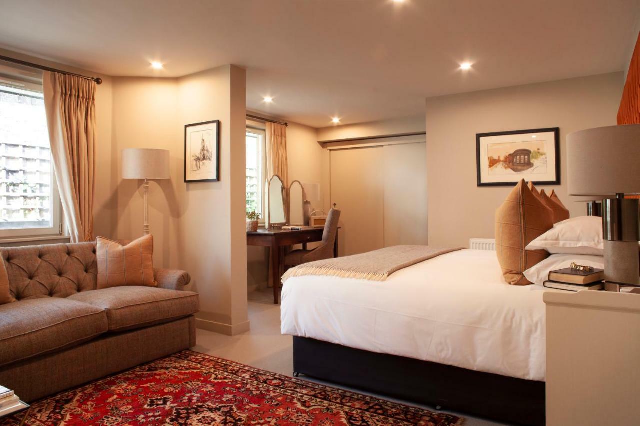 The Roseate - Small Luxury Of The World Hotel
